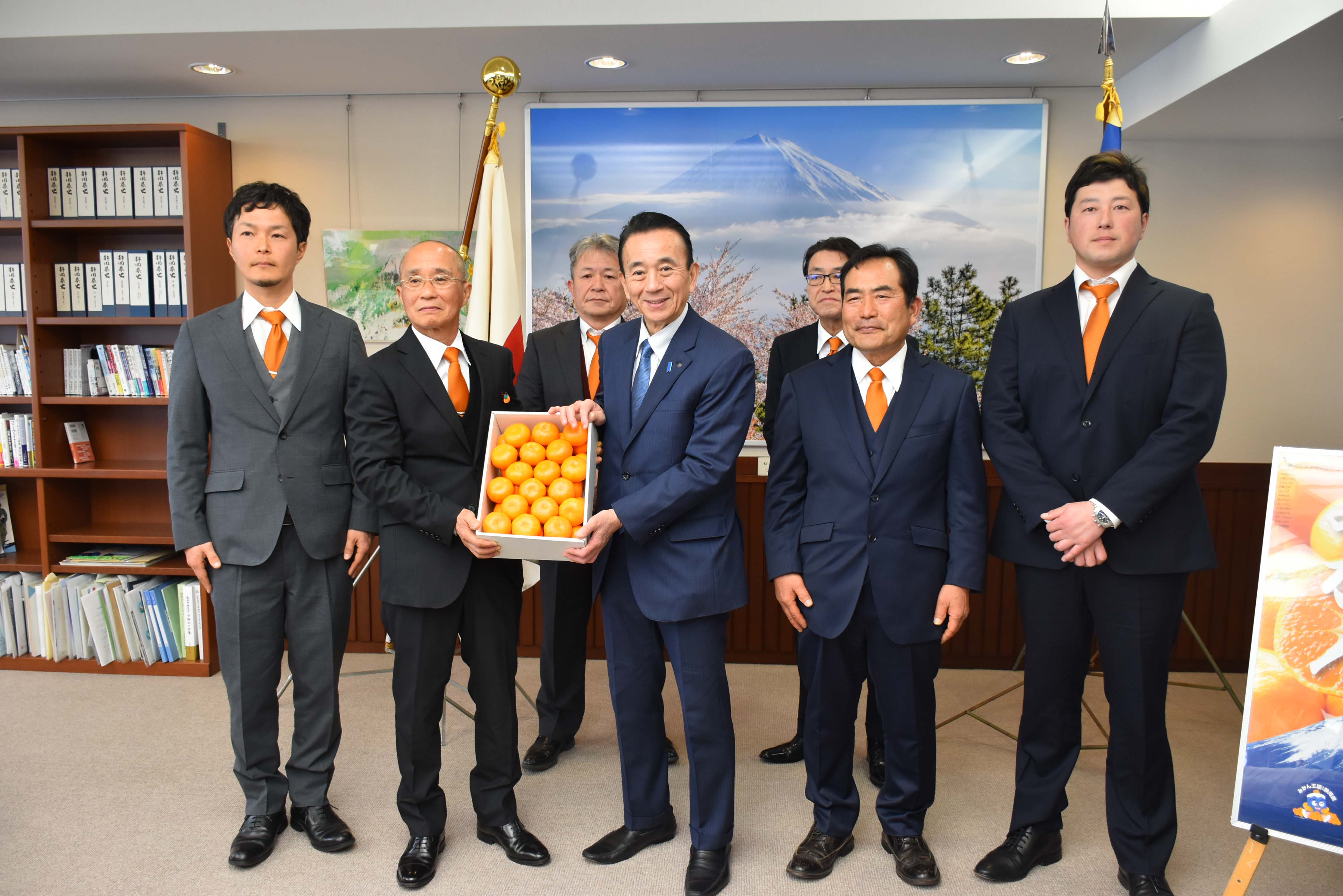 News&Topics｜1/28 第60回貯蔵ミカン品評会受賞者が静岡県知事を表敬